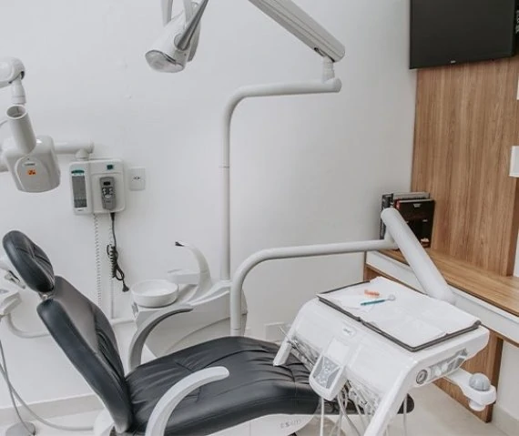 Dentistas especializados em Implante, Restauração, Canal em Juiz de Fora